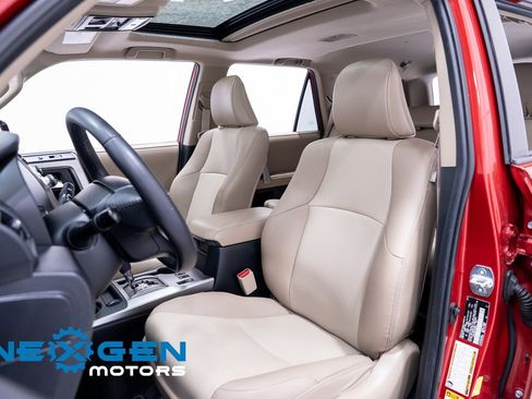 Used 2018 Toyota 4Runner SR5 Premium image 27