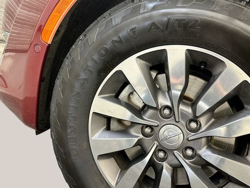 Used 2019 Chrysler Pacifica Touring-L Plus w/ Advanced Safetytec Group FWD image 37
