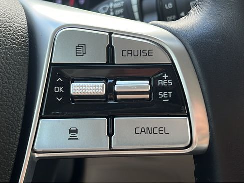 Certified 2022 Kia Telluride SX w/ Towing Package FWD image 22
