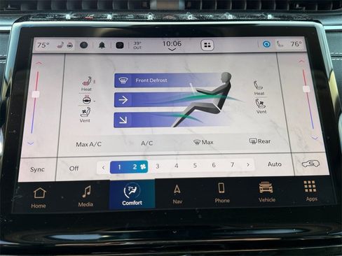 Used 2024 Jeep Grand Cherokee Limited w/ Luxury Tech Group II image 18