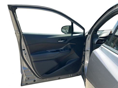 Used 2019 Toyota C-HR Limited image 11