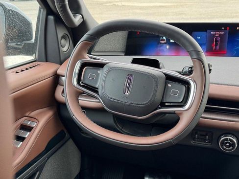 New 2025 Lincoln Navigator L Reserve image 15