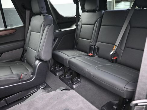 Used 2025 GMC Yukon Denali AWD/4WD image 23