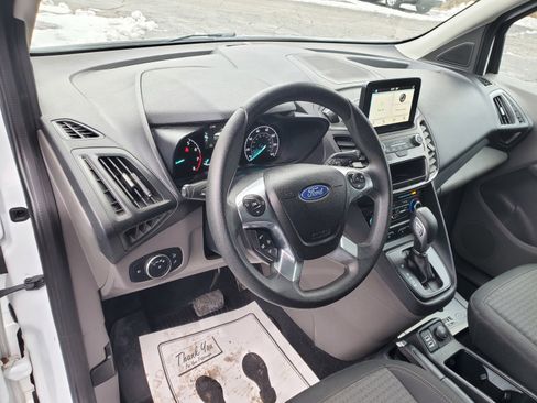 Used 2020 Ford Transit Connect XLT image 17
