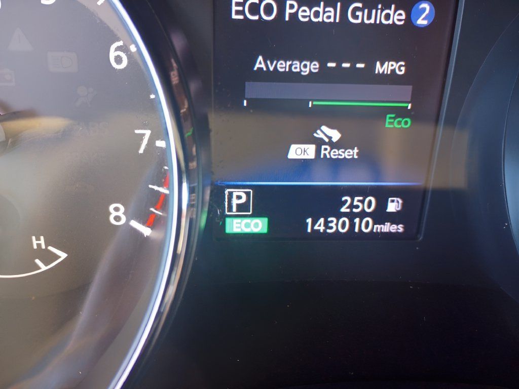 Used 2018 Nissan Rogue SV FWD image 33