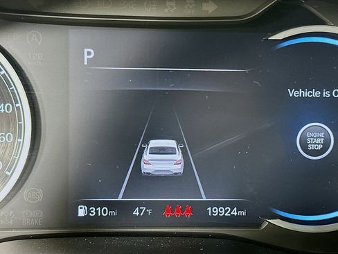 Used 2025 Genesis G70 2.5T image 19