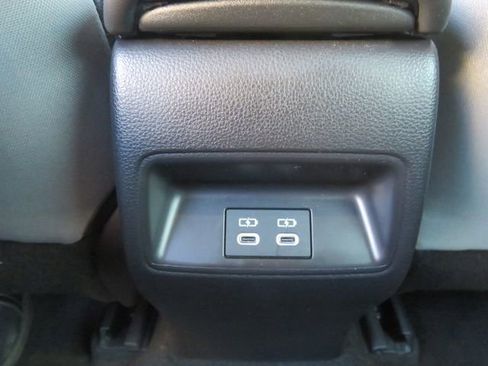 Certified 2025 Toyota Corolla SE w/ Convenience Package image 20