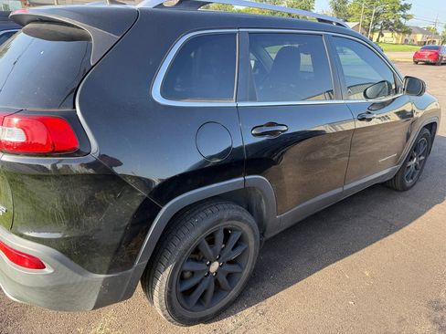Used 2017 Jeep Cherokee Limited FWD image 5