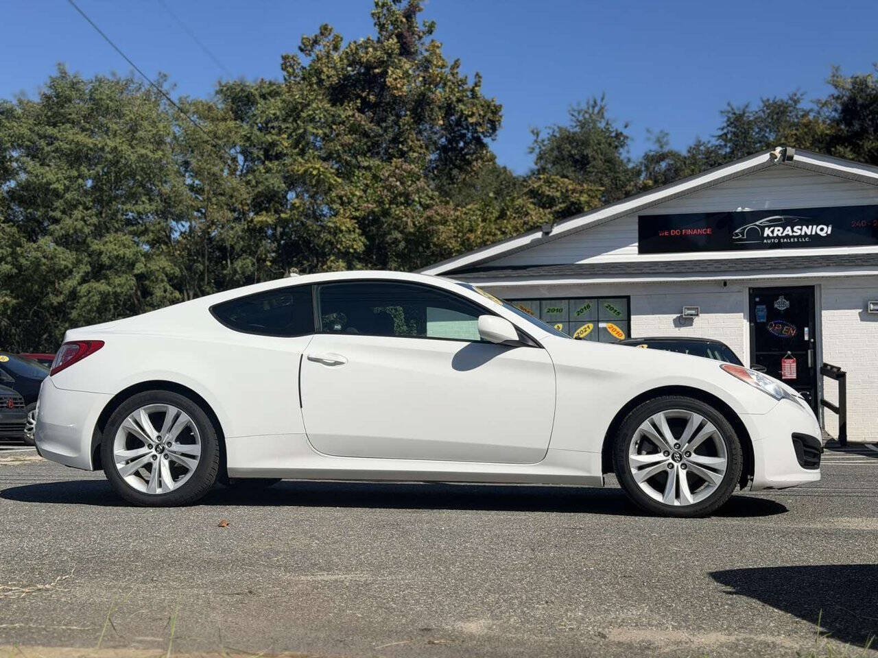 Used 2012 Hyundai Genesis 2.0T RWD image 8
