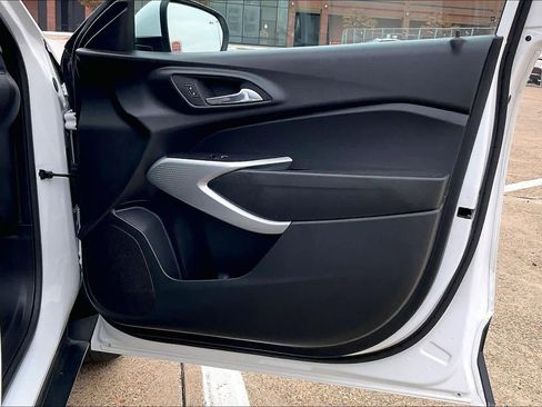 Used 2024 Chevrolet Trax LS w/ LS Convenience Package image 27