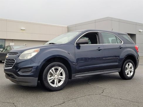 Used 2017 Chevrolet Equinox LS image 4