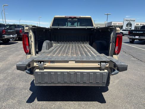 Used 2022 GMC Sierra 1500 AT4 w/ Technology Package AWD/4WD image 14