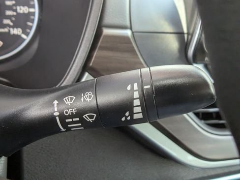 Used 2024 Nissan Altima 2.5 SV FWD image 28