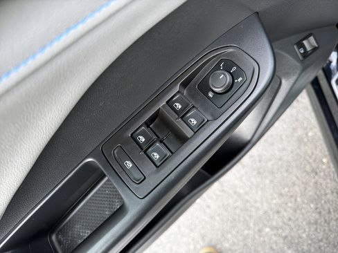 Used 2024 Volkswagen Taos SE image 16