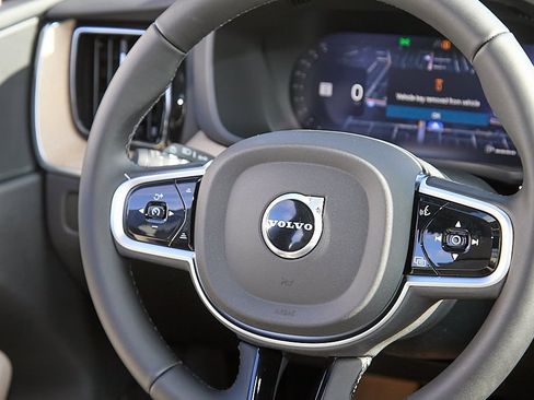 New 2026 Volvo XC60 B5 Core image 25