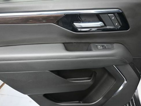 Used 2025 Chevrolet Tahoe LT AWD/4WD image 19