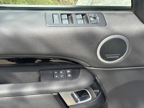 Certified 2025 Land Rover Discovery S image 20