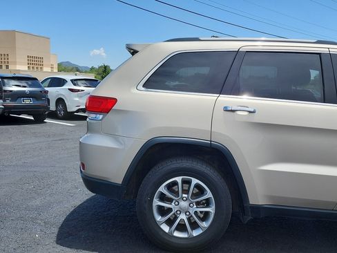 Used 2015 Jeep Grand Cherokee Limited w/ Luxury Group II AWD/4WD image 5