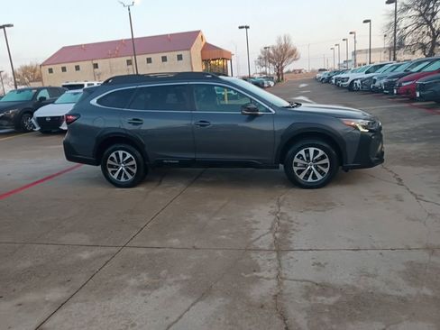 Used 2025 Subaru Outback Premium image 7