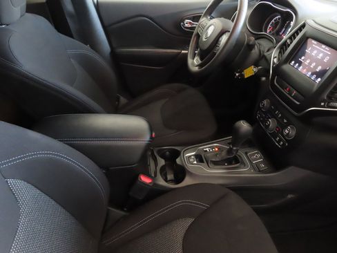 Used 2021 Jeep Cherokee Latitude image 25