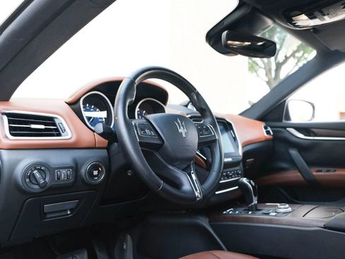 Used 2018 Maserati Ghibli Sedan 4D image 20