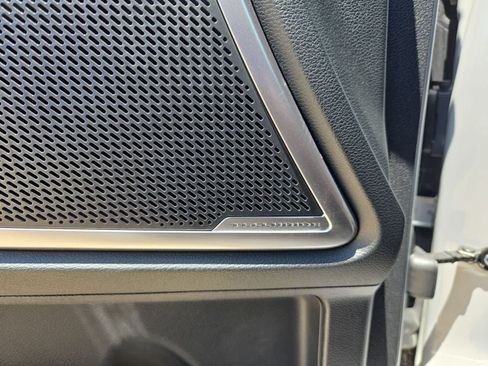 Used 2025 Kia Telluride AWD image 29