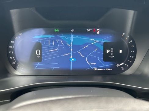 Certified 2025 Volvo XC40 B5 Plus AWD/4WD image 20