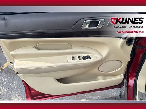 Used 2014 Lincoln MKT FWD image 21