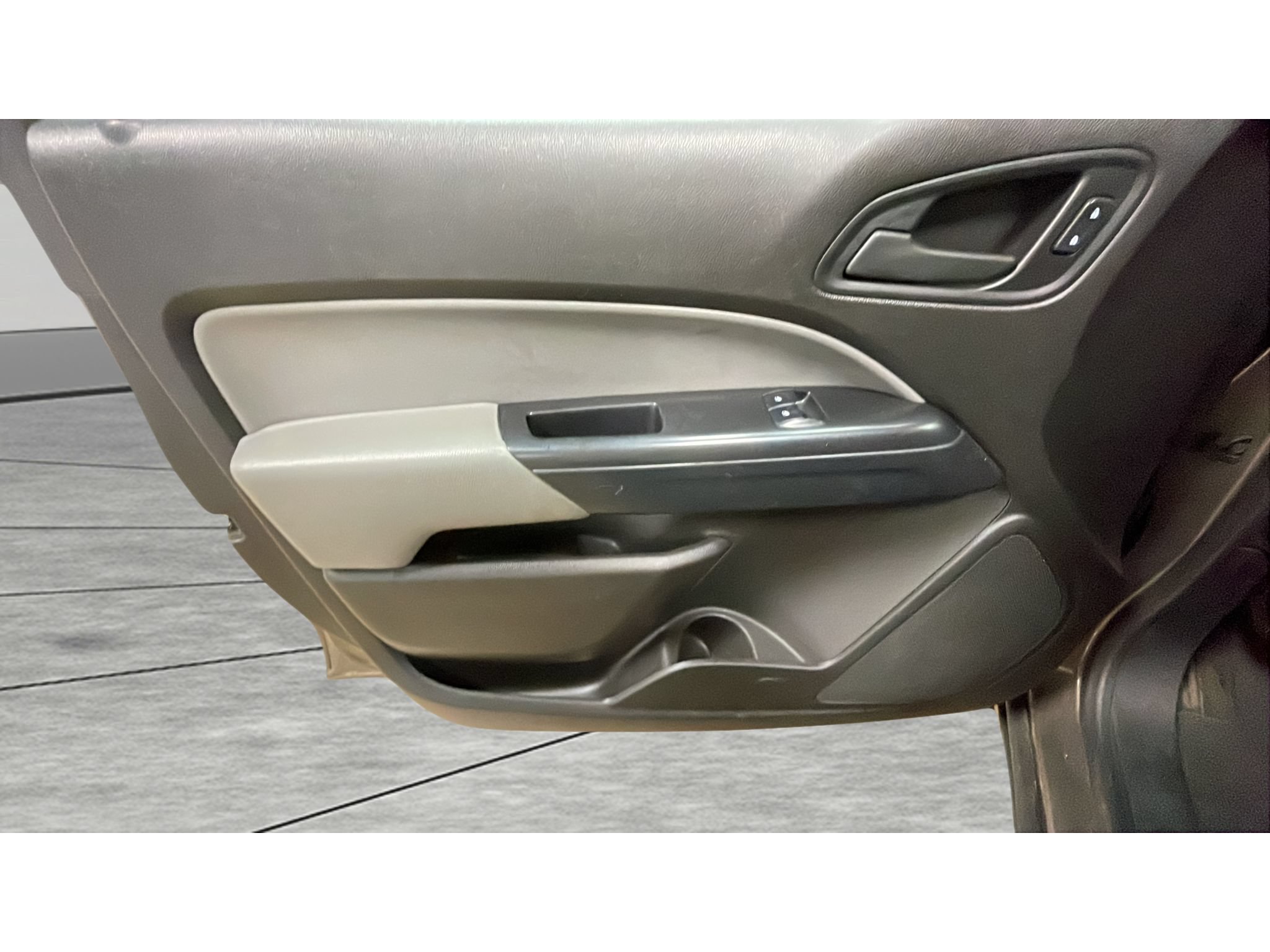Used 2016 Chevrolet Colorado W/T w/ WT Convenience Package RWD image 9