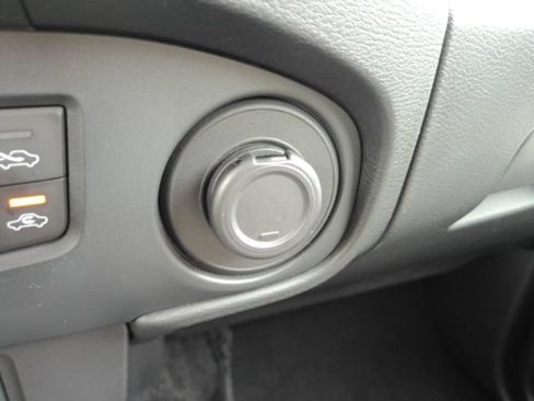Used 2022 Nissan Frontier SV RWD image 44