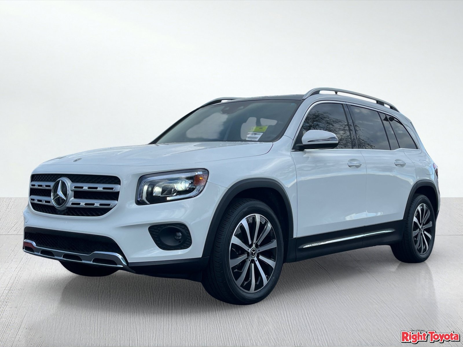 Used 2022 Mercedes-Benz GLB 250 image 2