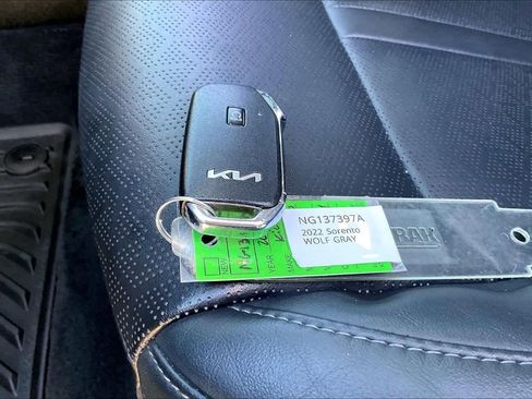 Used 2022 Kia Sorento SX image 19
