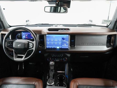 Used 2022 Ford Bronco Outer Banks AWD/4WD image 13