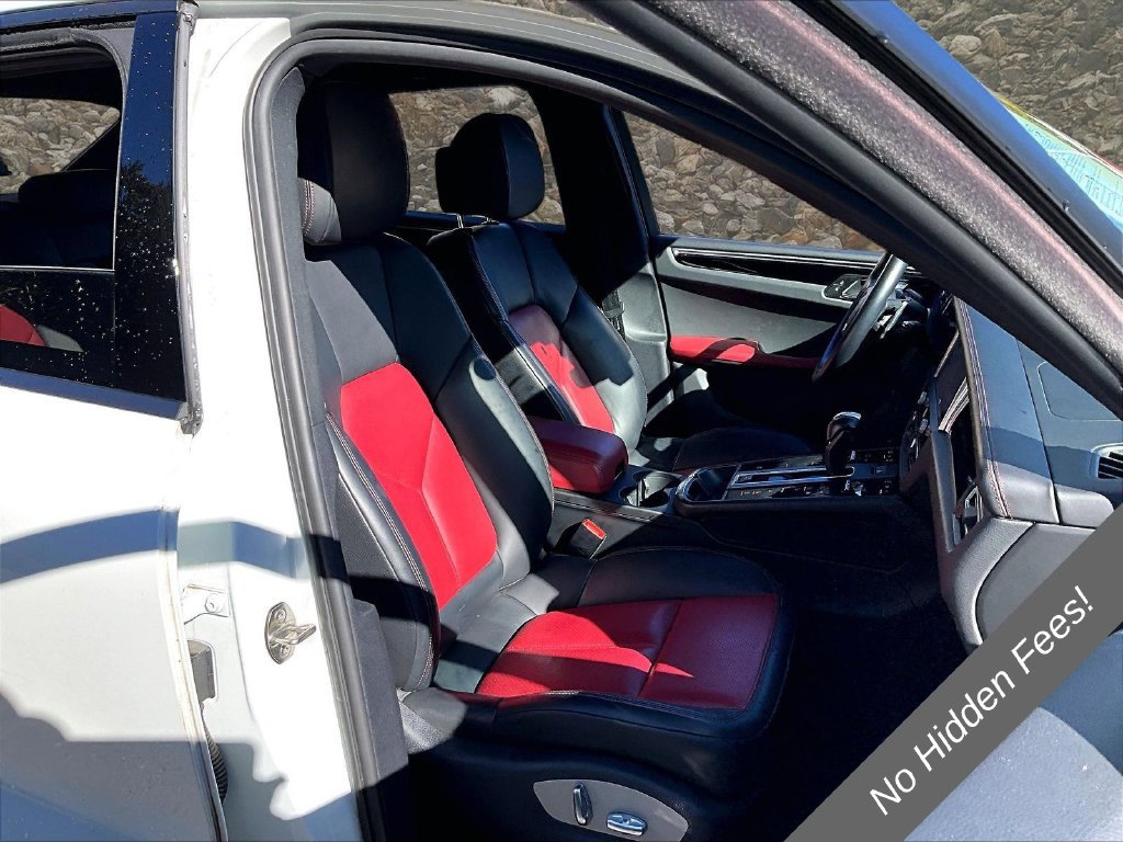 Used 2023 Porsche Macan Turbo AWD/4WD image 7