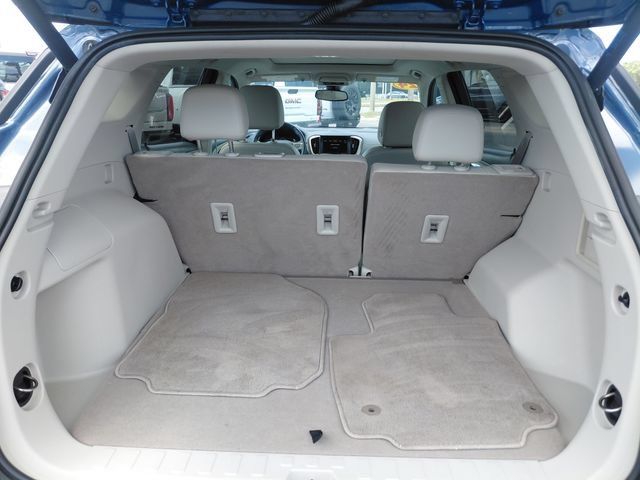Used 2024 GMC Terrain Denali w/ Denali Premium Package AWD/4WD image 15