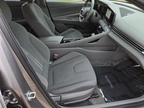 Used 2023 Hyundai Elantra SEL w/ Convenience Package FWD image 28