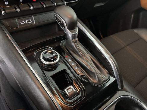 Used 2025 GMC Canyon AT4 image 16