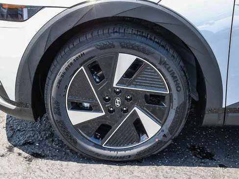 New 2026 Hyundai Ioniq 5 SEL RWD image 9