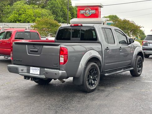Used 2021 Nissan Frontier SV w/ Midnight Edition Floor Mats RWD image 3
