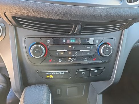 Used 2019 Ford Escape SE image 29