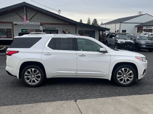 Used 2021 Chevrolet Traverse Premier image 6