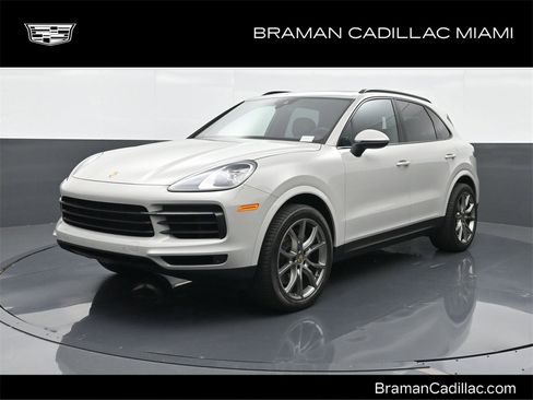 Used 2023 Porsche Cayenne Platinum Edition image 1