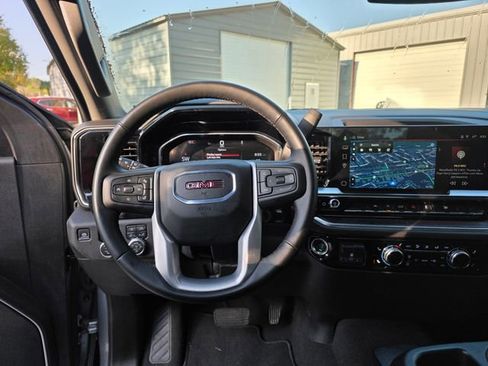 Used 2025 GMC Sierra 1500 SLT image 15