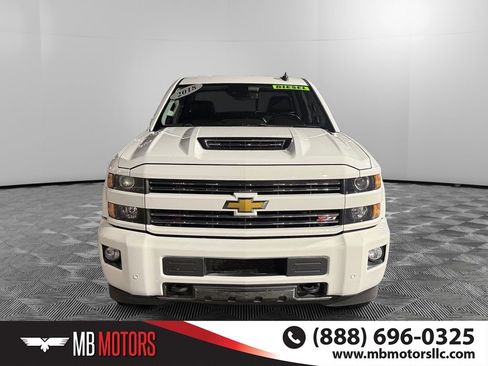 Used 2018 Chevrolet Silverado 3500 LTZ image 10
