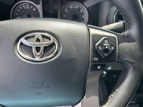 Used 2017 Toyota Tacoma SR5 w/ Tow Package RWD image 26
