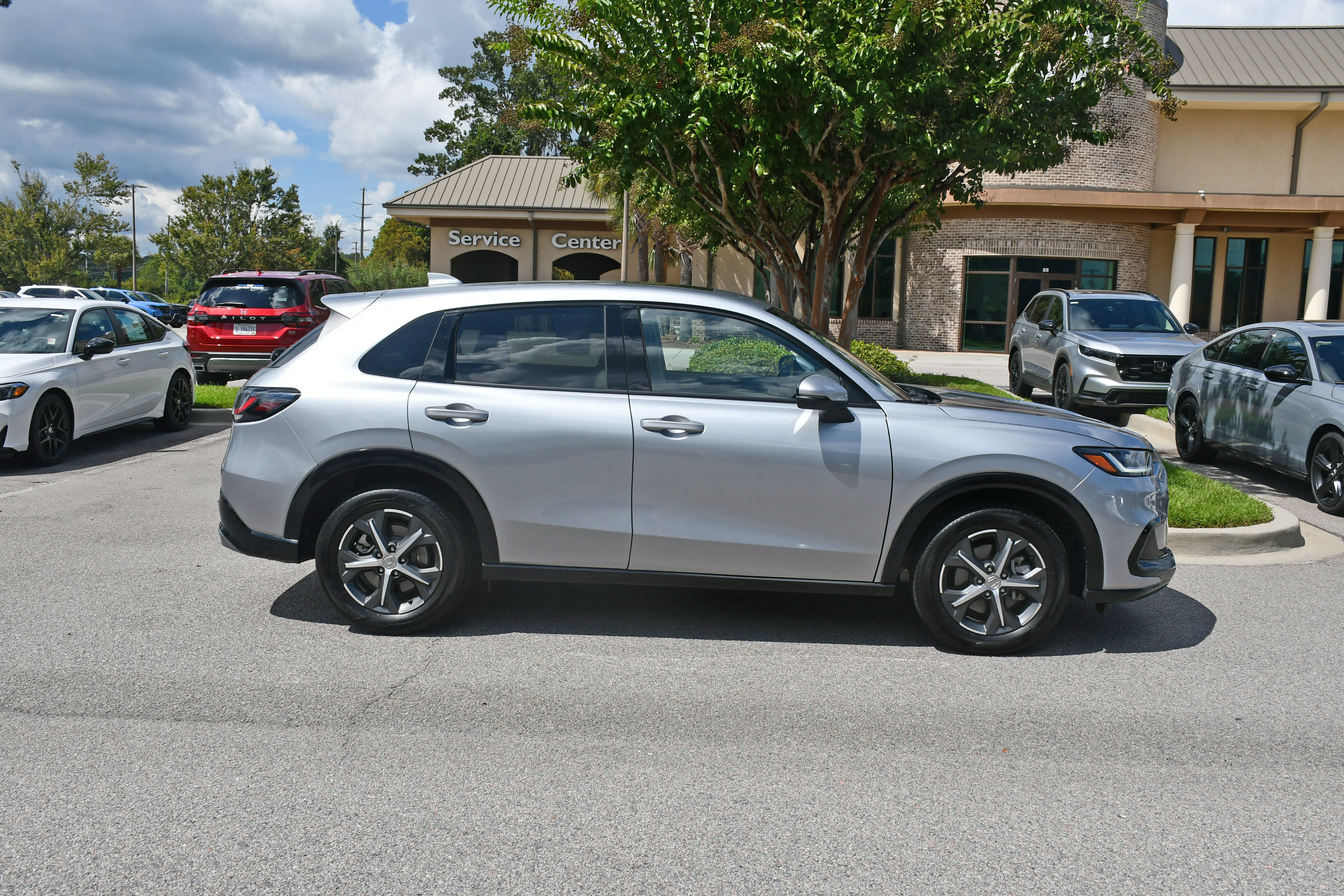 Used 2025 Honda HR-V EX-L image 5