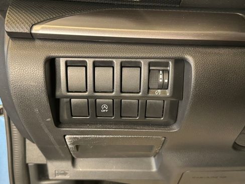 Used 2020 Subaru Forester Premium AWD/4WD image 18