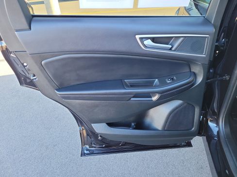 Used 2024 Ford Edge SEL w/ Convenience Package image 11