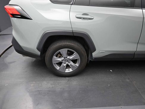 Used 2022 Toyota RAV4 XLE w/ XLE Grade Weather Package AWD/4WD image 10