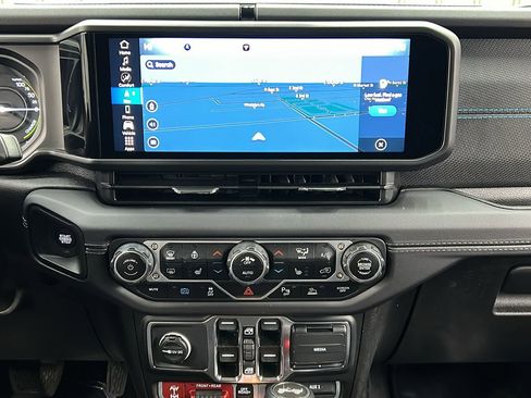 Used 2024 Jeep Wrangler Unlimited Rubicon 4xe image 20